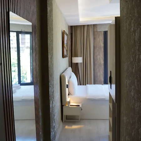 Sword Hotel *