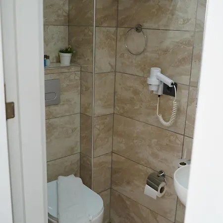 Hotell Sword *